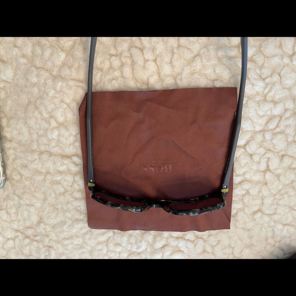Hugo Boss sunglasses - brand new with case - Picture 7 of 7